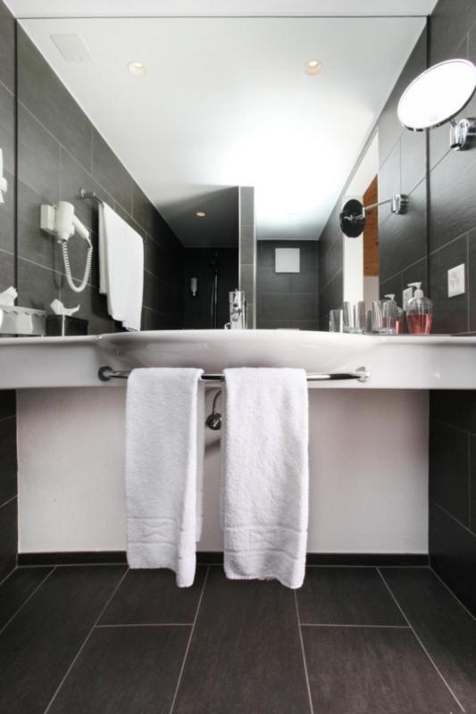 Hotel Central Obersaxen Zewnętrze zdjęcie