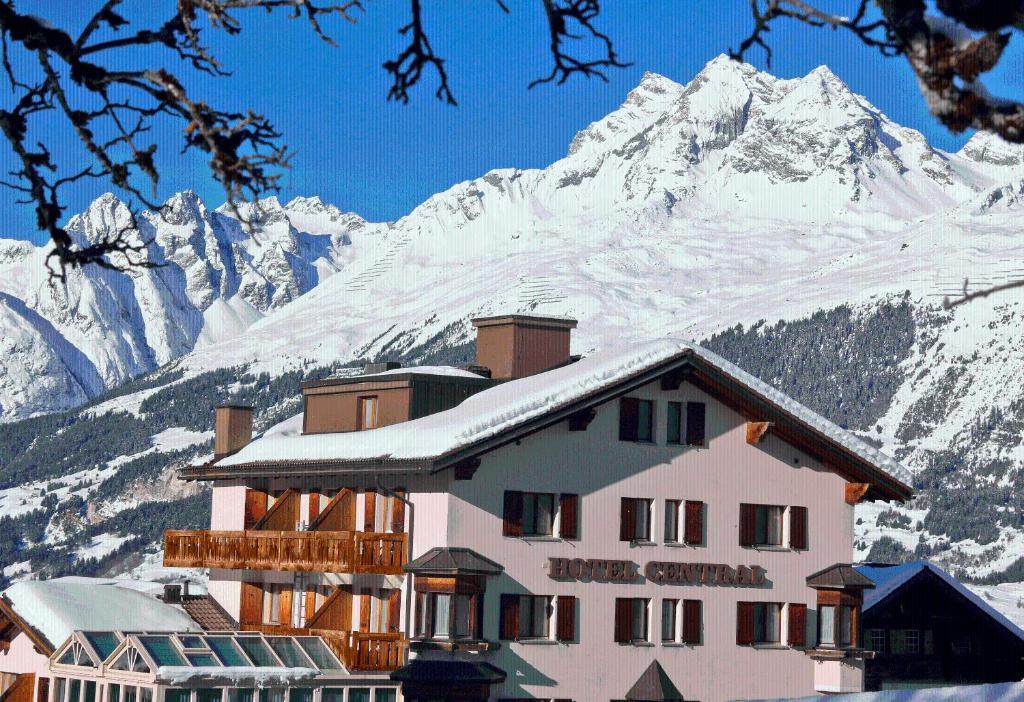 Hotel Central Obersaxen Zewnętrze zdjęcie