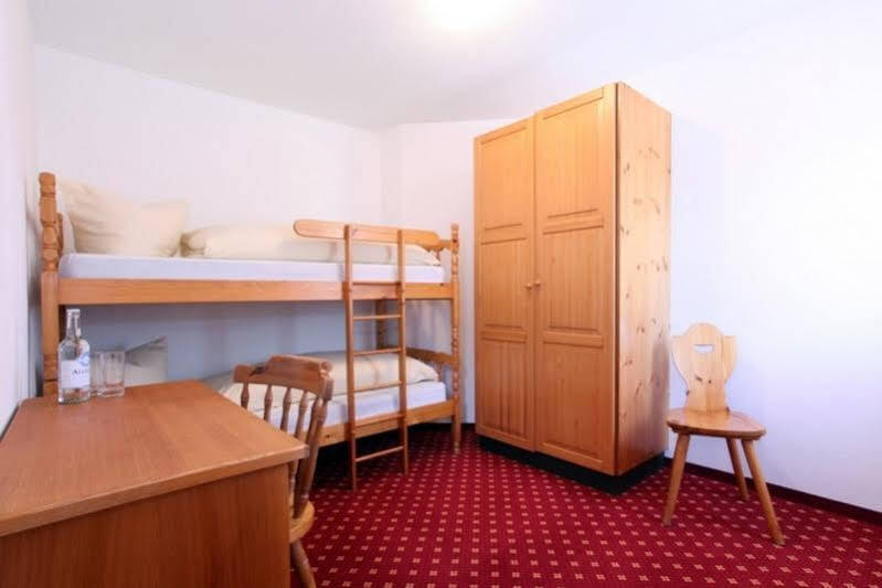 Hotel Central Obersaxen Zewnętrze zdjęcie